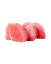 Cargar imagen en el visor de la galería, Medallones de atún 1 lb (7-8 piezas)
